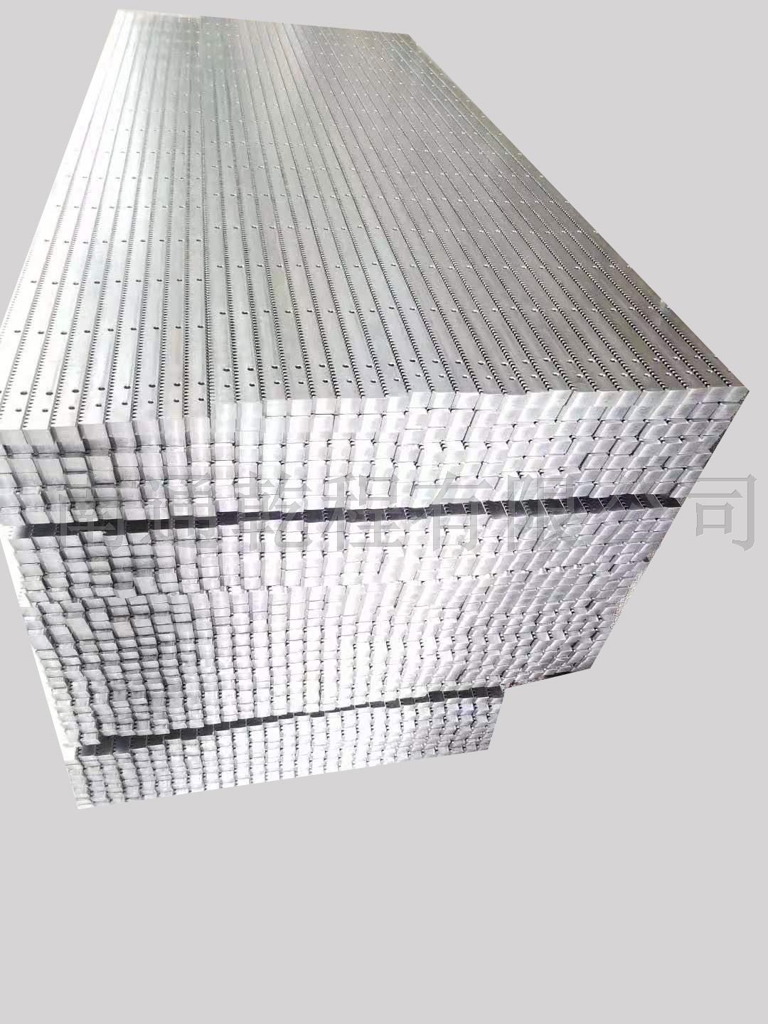 ڳ